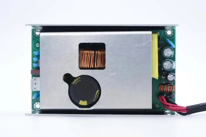신제품 - 300W GaN 전원 공급 장치